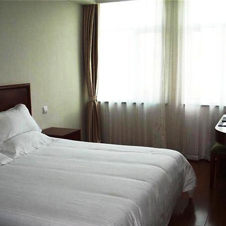 Greentree Inn Shanghai Songjiang University City New Songjiang Road Express Hotel Exteriör bild