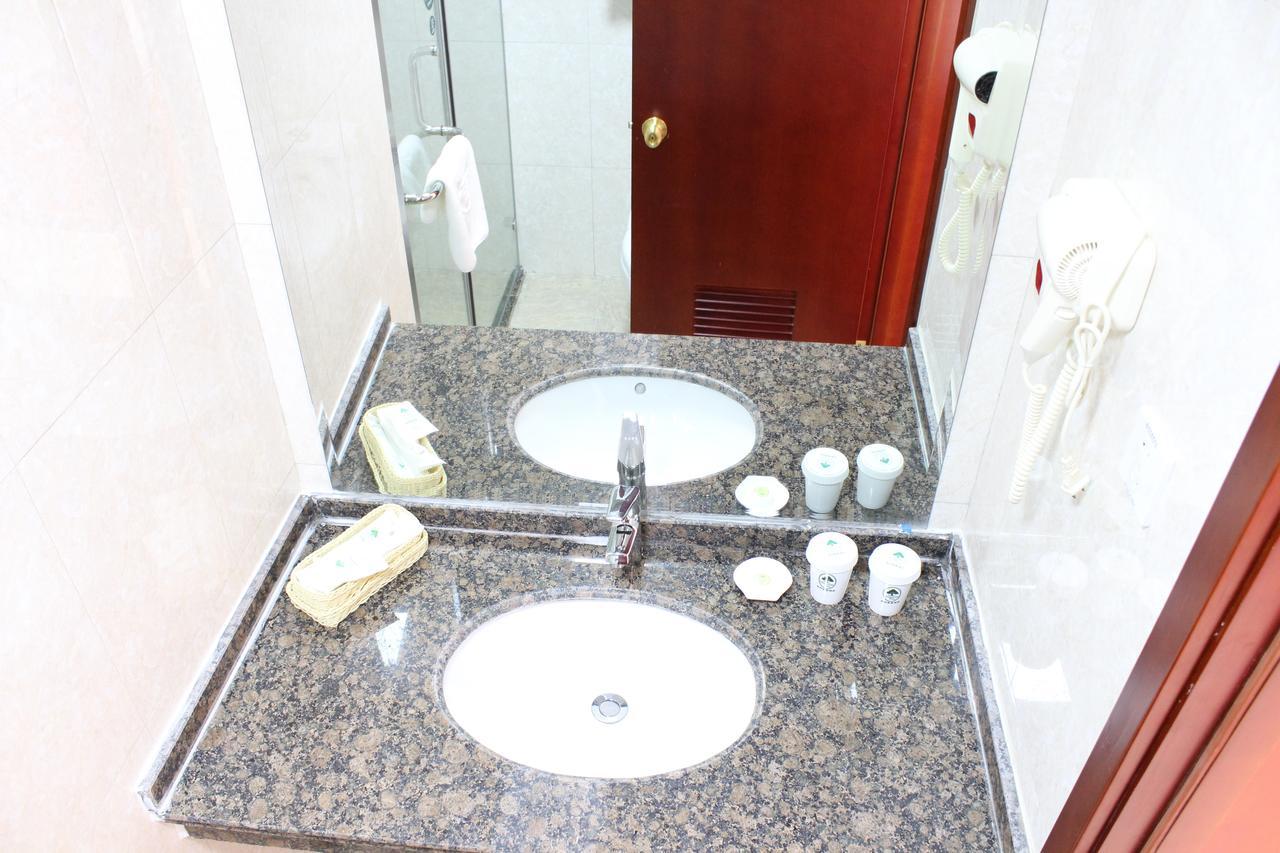 Greentree Inn Shanghai Songjiang University City New Songjiang Road Express Hotel Exteriör bild